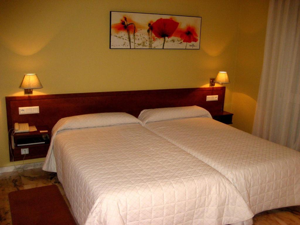 Hotel La Torre Vega de Valdetronco Pokoj fotografie