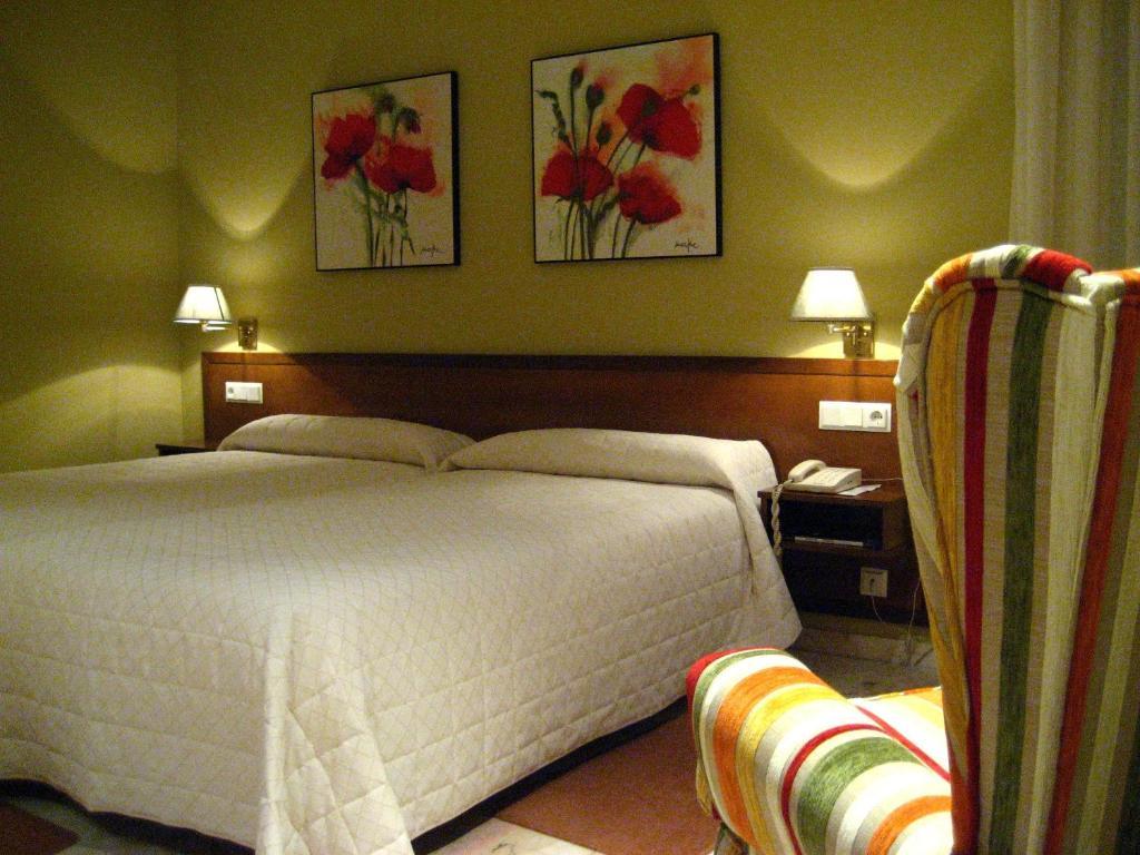 Hotel La Torre Vega de Valdetronco Pokoj fotografie
