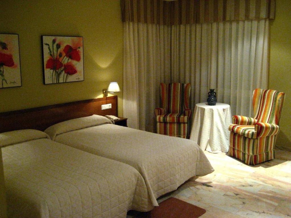 Hotel La Torre Vega de Valdetronco Pokoj fotografie